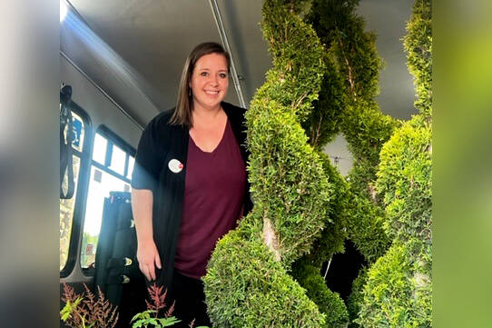 Resident Lifestyle Director Laura Jenks has enjoyed working with volunteers Bob and Lynn LeGrande to develop the gardens at Cadence at Kent-Meridian. Find your cadence by volunteering too!