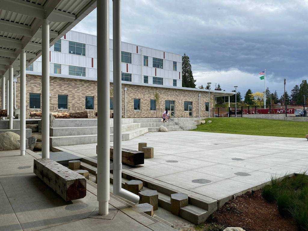 Thomas Jefferson High School courtyard. Olivia Sullivan/the Mirror