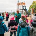 Kent Mayor Dana Ralph talks with Springbrook Elementary School students during the grand reopening of Chestnut Ridge Park. COURTESY PHOTO, City of Kent