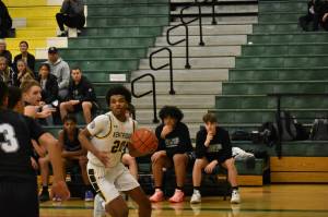 Chargers sophomore Jamari Harris drives to the basket. Photos by Ben Ray/Sound Publishing