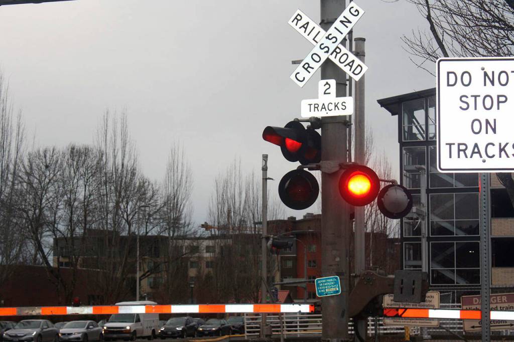 Flashing lights mark the Smith Street crossing in Kent. STEVE HUNTER, Kent Reporter