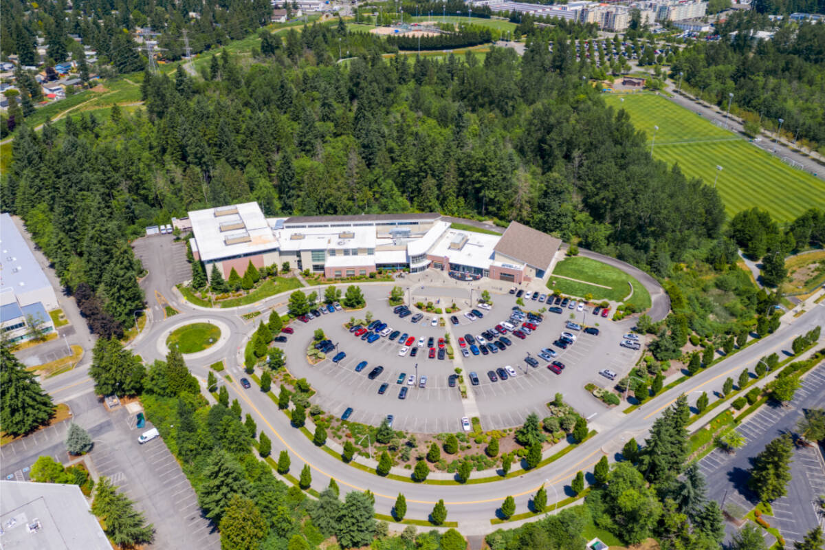 Federal Way Community Center. Combined with the citys ideal location, the overall quality of life in the area is high due to its natural beauty, school system, ethnic diversity, cultural food options, and relative affordability.