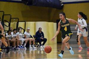 Kentridge junior Sydney Esperaza dribbles the ball down the floor. Ben Ray / The Reporter