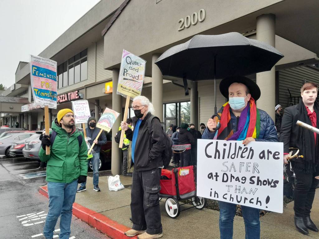 Photo by Bailey Jo Josie/Sound Publishing.
Several organizations came out to support The Brewmasters Taproom and Sylvia.