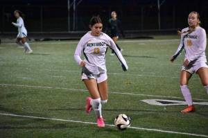 Kentridges Ella Schug controls the ball in the draw against Kentwood. Ben Ray / The Reporter