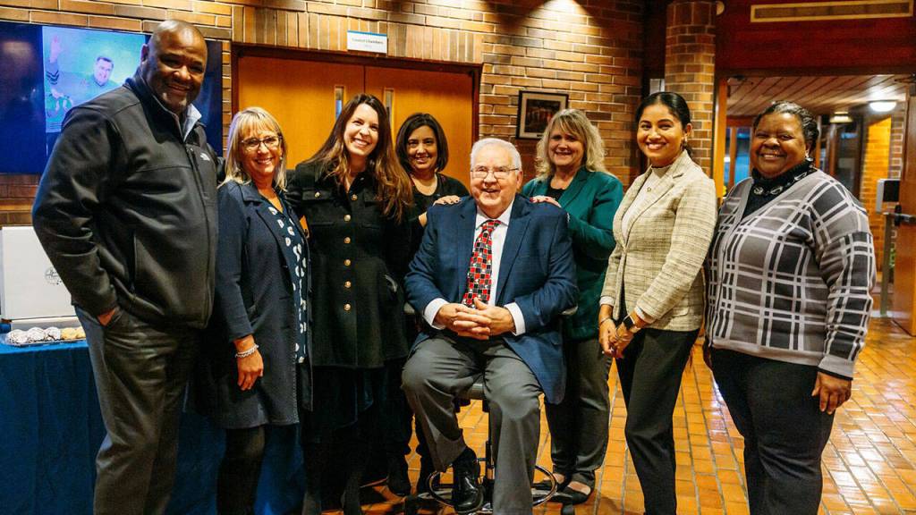 Members of the Kent City Council pose with fellow member Les Thomas. From left to right: Bill Boyce, Toni Troutner, Zandria Michaud, Marli Larimer, Mayor Dana Ralph, Satwinder Kaur and Brenda Fincher. COURTESY PHOTO, City of Kent