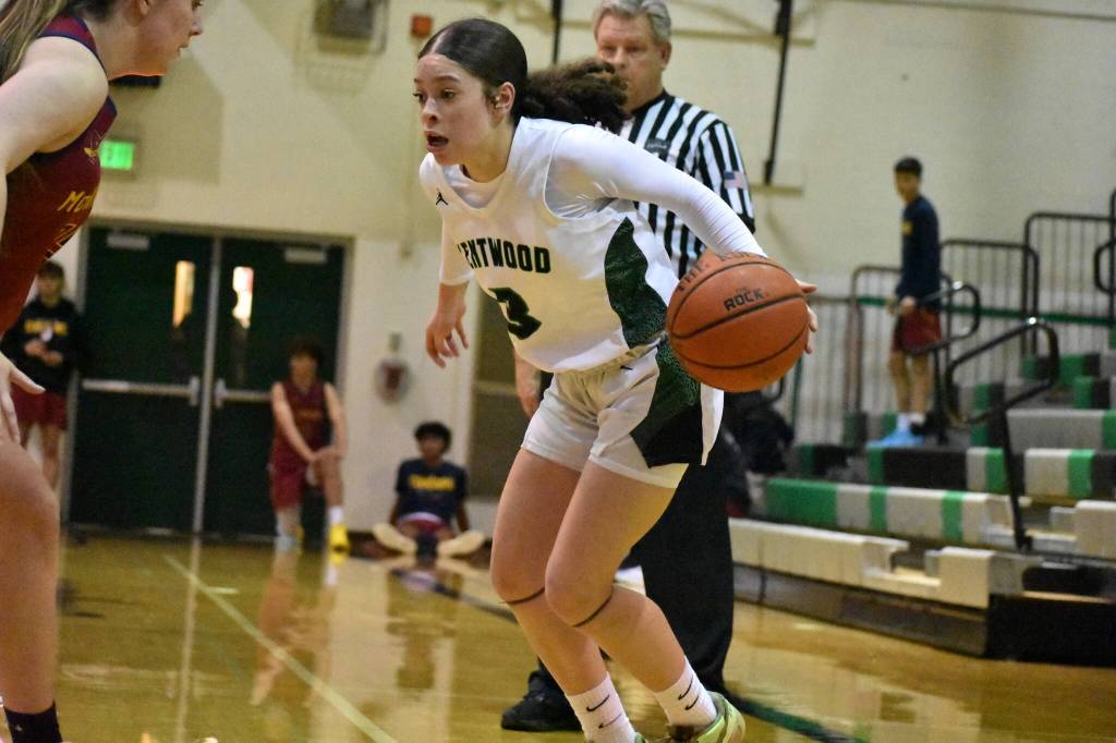 Freshman Tyanna Sims takes on a defender. Ben Ray / The Reporter