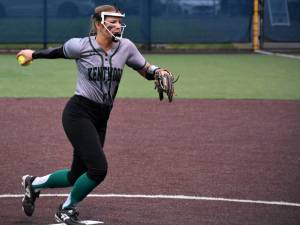 Kentwood pitcher Sarah Wright pitches to Lake Stevens at Auburn Riverside High School. Ben Ray / The Reporter