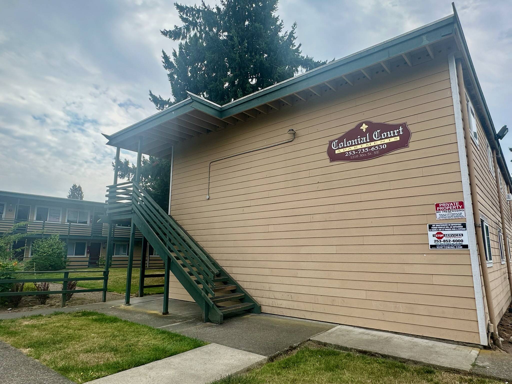 The Colonial Court Apartments where the shooting occurred. Photo by Joshua Solorzano/Auburn Reporter