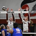 Addison Edwards (left) goes up with teammate Matteo Finseth (right) for the block. Ben Ray / The Reporter