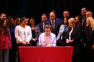 On Sept. 19, Gov. Bob Ferguson made a stop at Renton High School to discuss financial aid for college. Photo by Bailey Jo Josie/Sound Publishing