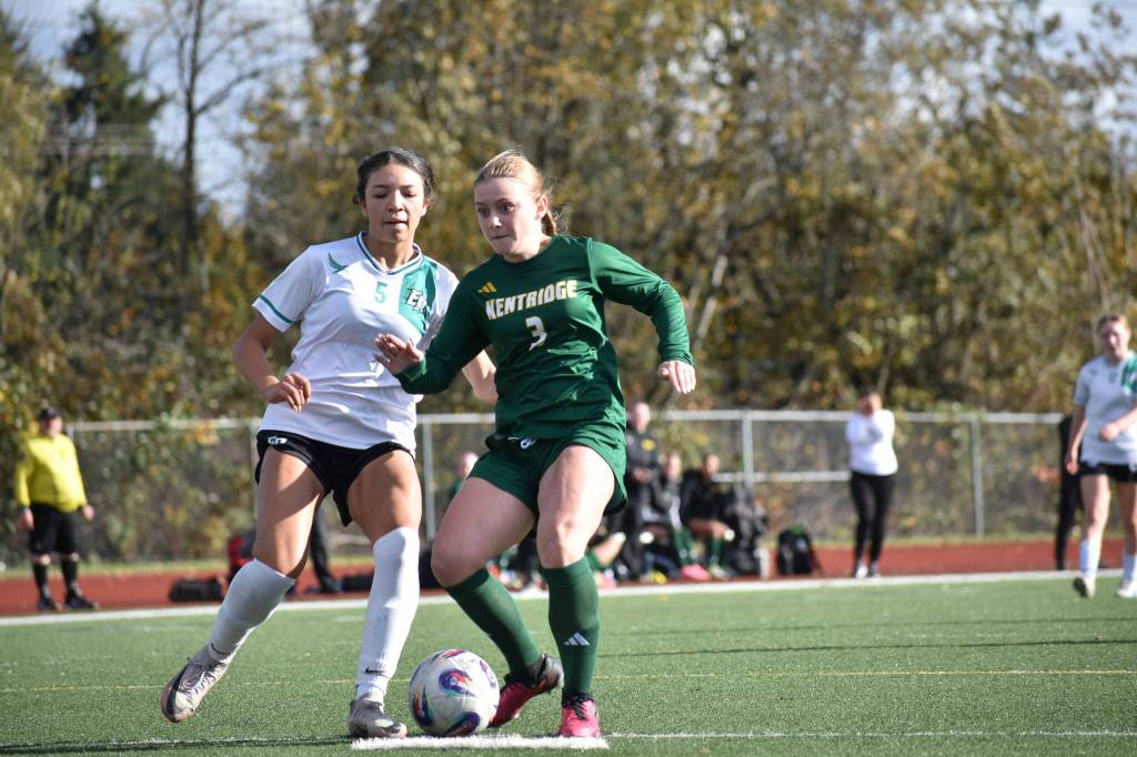 Jenae Stephenson takes a shot against Emerald Ridge. Ben Ray / The Reporter