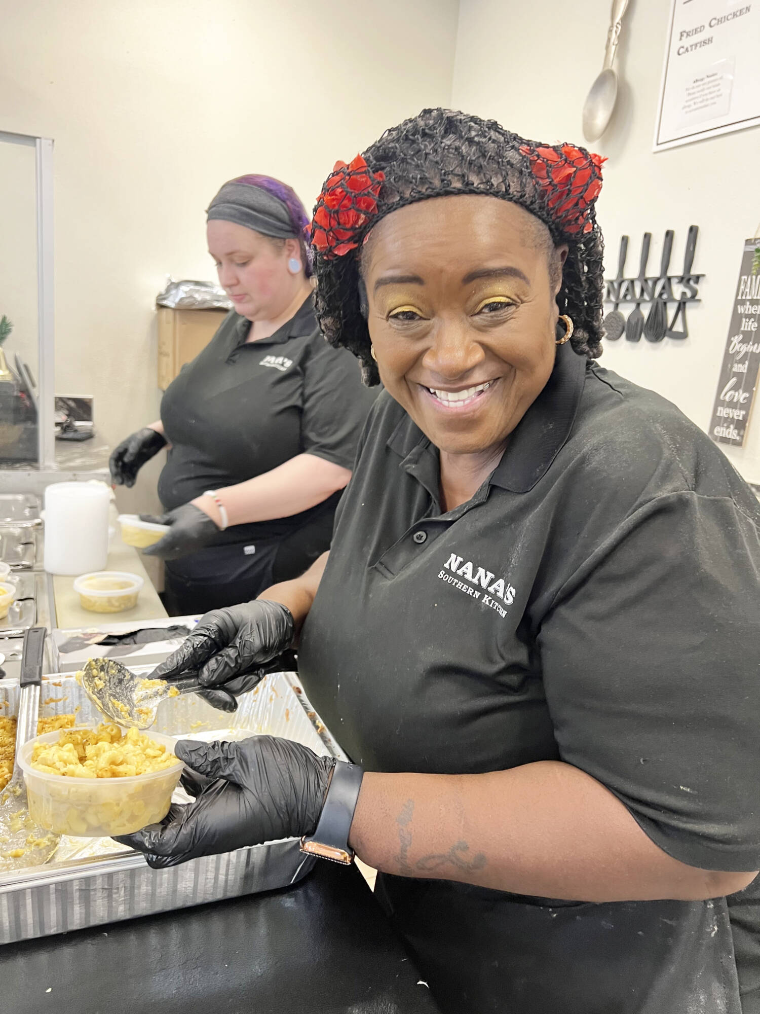 Nanas Southern Kitchen in Kent gave away Christmas Day meals on Dec. 25. COURTESY PHOTO, Nanas Southern Kitchen