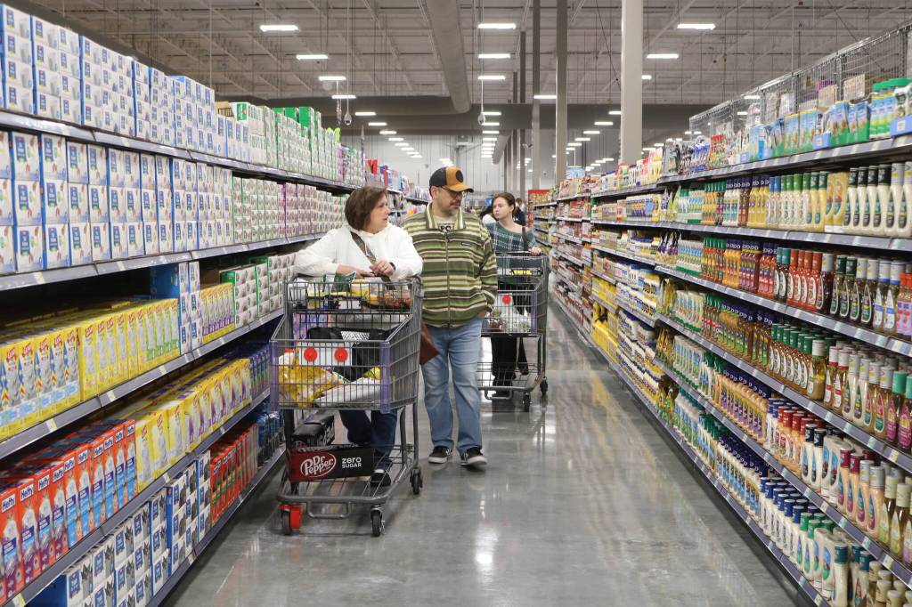 WinCo is officially open in Renton